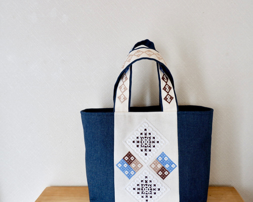 和洋刺繍のミニバッグ＊青デニム【ハーダンガー刺繍×こぎん刺し