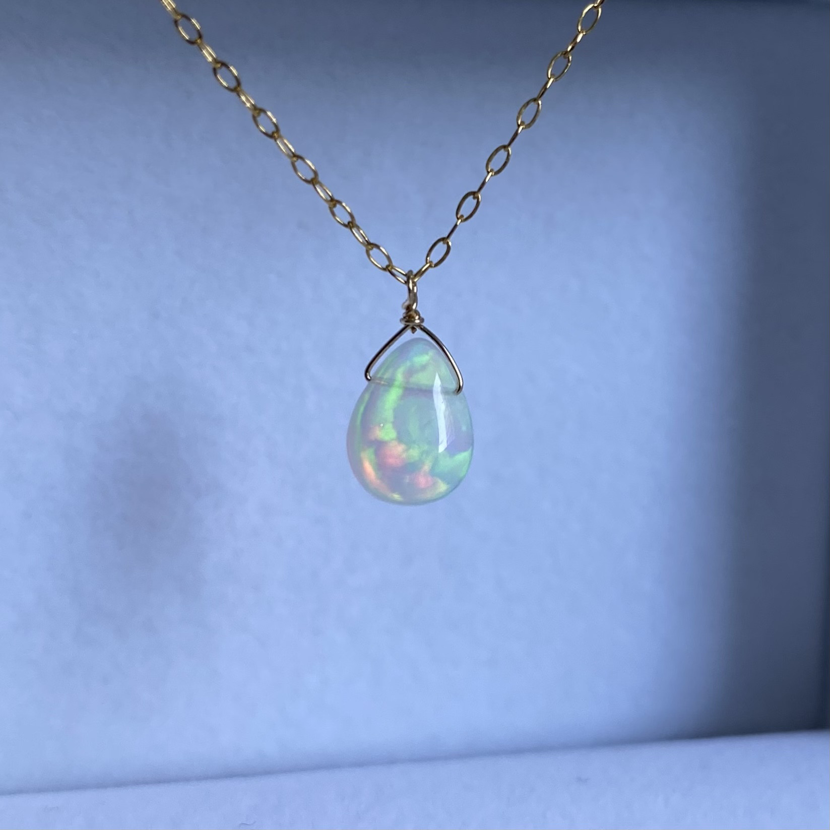 《14kgf》天然石 プレシャス オパール ドロップ　ソリティア ネックレス