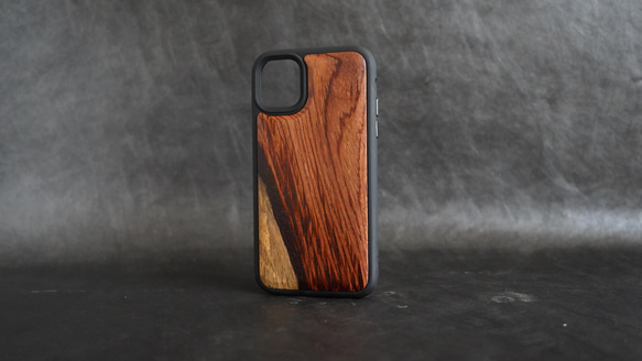iPhone 系列 微凹黃檀 原木防摔木殼 第2張的照片