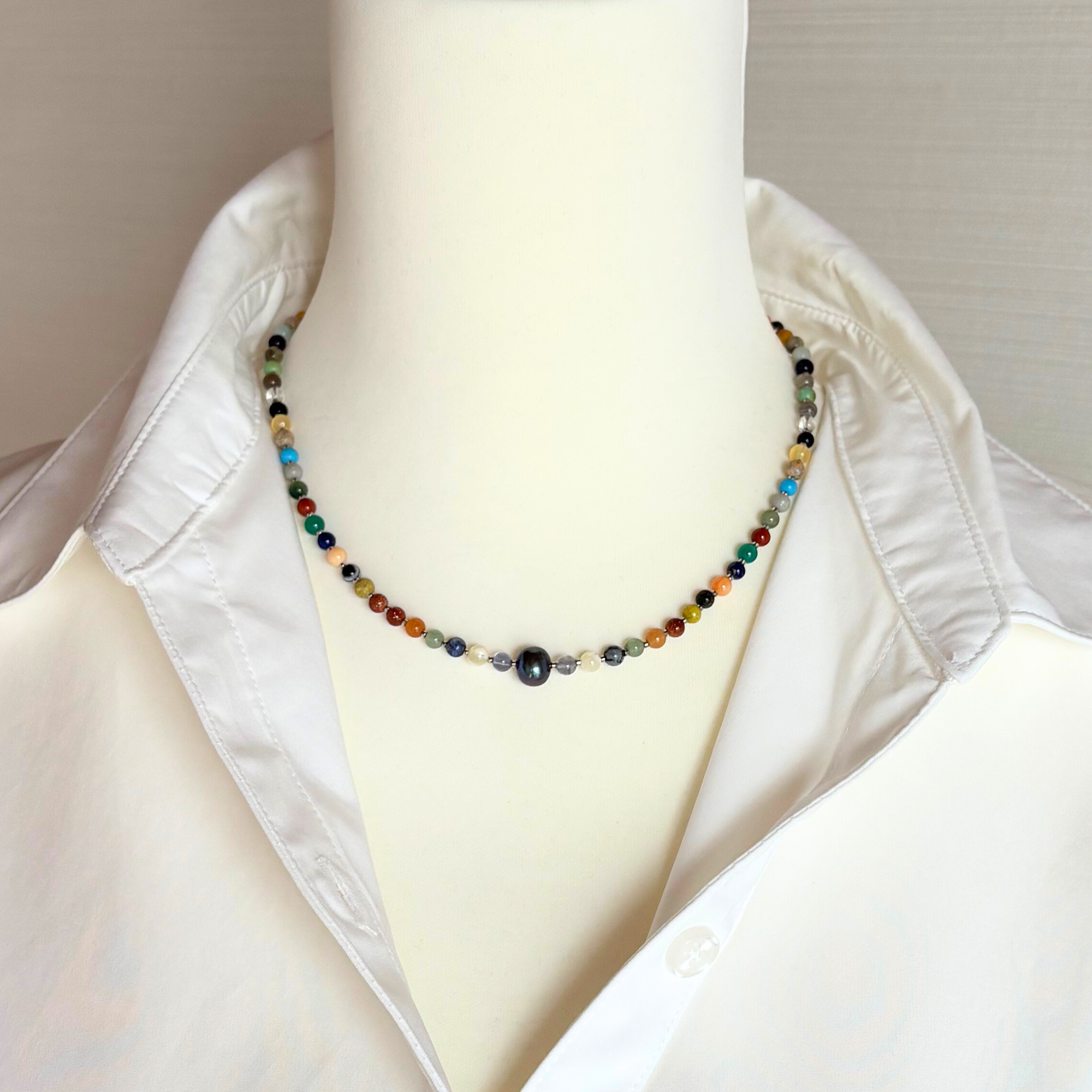 CA７９　天然ブラックオパール×20種天然石のオーラネックレス｜唯一無二の彩りと輝き