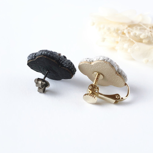 特集掲載】No.30《プルメリア》ビジューと手刺繍のイヤリング/ピアス  