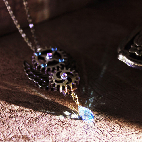 特集掲載】廻る歯車☆眩耀の紋章ネックレス（全4色）スワロフスキー