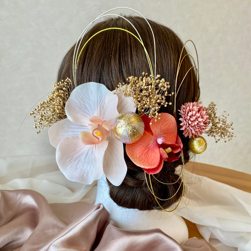 ペールピンク胡蝶蘭 オレンジと和玉の髪飾り 水引 振袖 袴 白無垢 色打
