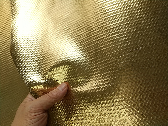 M339 alvinpeli社 牛革　ダブルフェイス　厚さ0.7ｍｍ前後　大きさ　70程度 gold 3枚目の画像