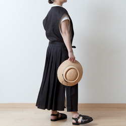 * 目前出現在《Naturilla》雜誌中 * 成人少女圍裙cachecoeur 連身裙 - 法國亞麻/黑色 第14張的照片