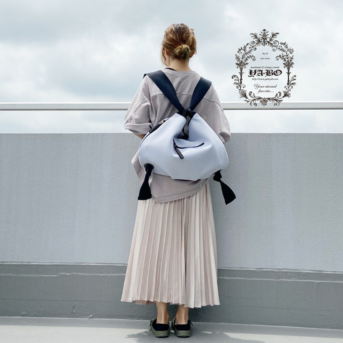 ネオプレーン素材☆2wayリュック・ショルダー＊ホワイト＊A4収納可能
