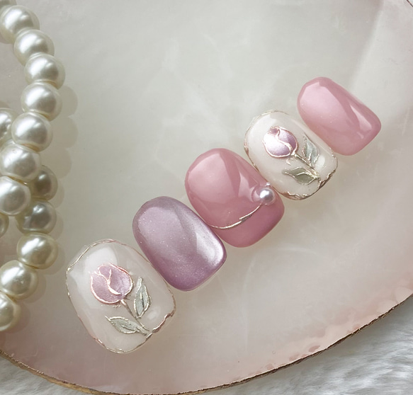 ☆人気なマグネットで☆チューリップネイルチップ ネイルチップ（つけ