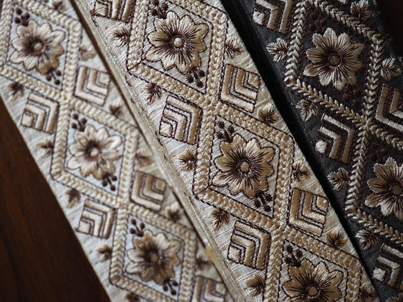 印度刺繡絲帶編織 50 毫米米色 (20) 第1張的照片