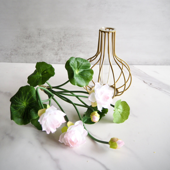 【蓮】setコロンと丸いゴールドフラワーベースアレンジ 7枚目の画像