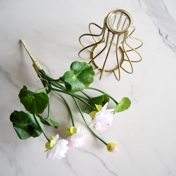 【蓮】setコロンと丸いゴールドフラワーベースアレンジ 6枚目の画像