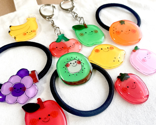 おまとめ ヘアゴム、キーホルダー、ブローチ 3b21cb01ec1f542ed3bc5b40b78314