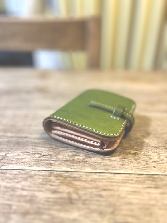 二つ折りミニ財布　イタリアンレザー  エルバマット  　グリーン 3枚目の画像