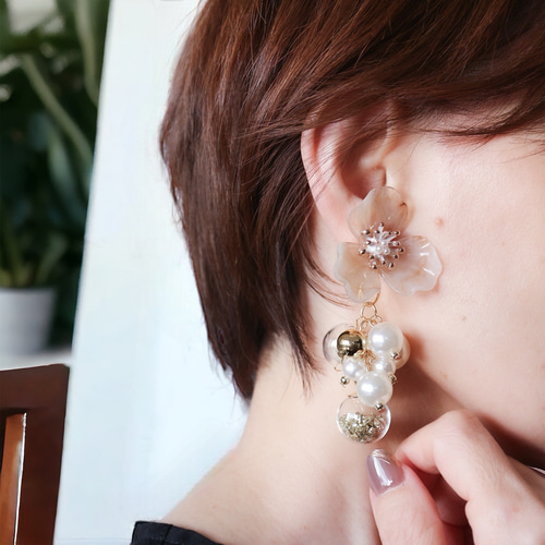 特集掲載］ベージュマーブルフラワー×パールとガラスドームの葡萄