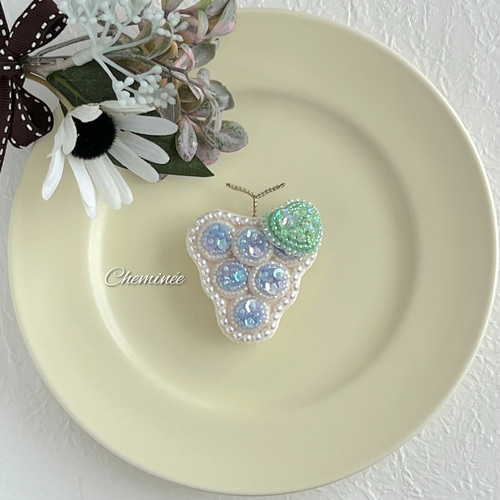 [専用　こり様]ブローチ 刺繍 ビーズ ワイヤー フェルト ハンドメイド ぶどう hq720.jpg?sqp=-
