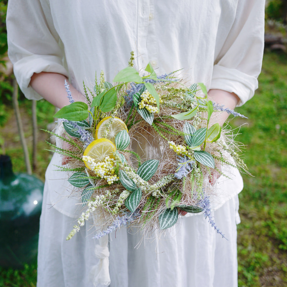 White  grass wreath レモン　幸せのおまもりヒンメリスター付き 3枚目の画像