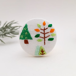 北欧柄の森刺繍ブローチor刺繍ヘアゴム ブローチ かなちゃん手刺繍工房