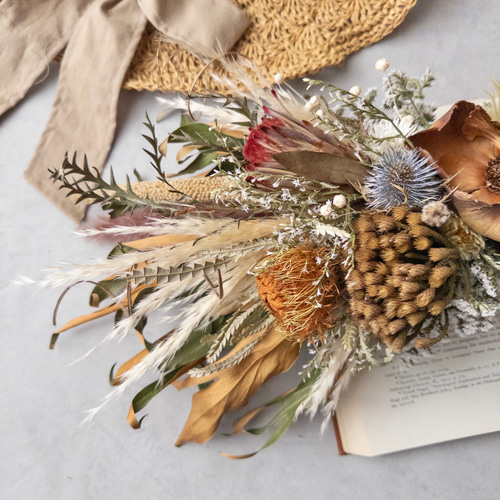 ドライフラワー 壁掛けアレンジメントしめ縄 大きめワイルドフラワー壁飾り制作しました😊長持ち素材で通年飾って