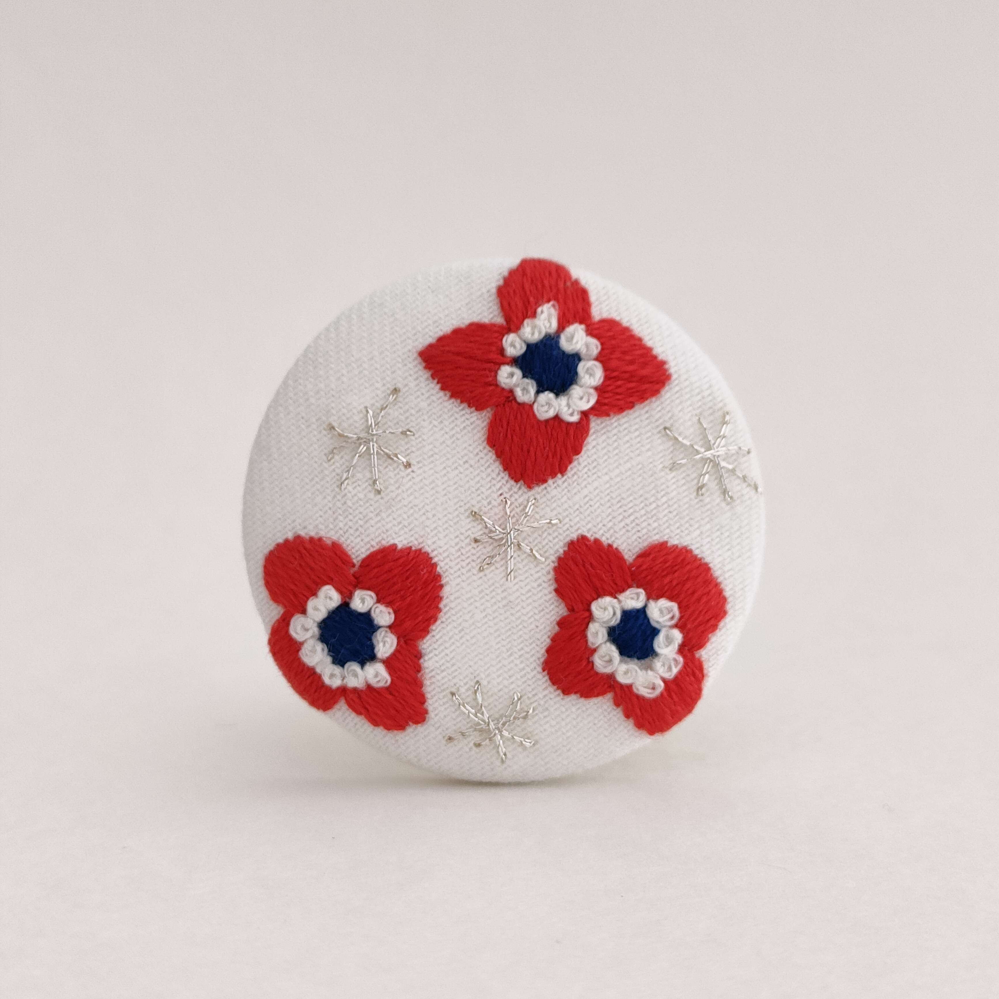 【roseさま】東欧　アンティーク　Red刺繍 Amazon | 東京文化刺繍キット No95 紅牡丹（3号）(Bunka