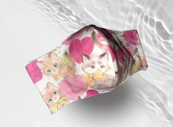萌貓x心 附1個貓咪吊飾 立體佈口罩 可與無紡布口罩疊戴❗️ 第3張的照片