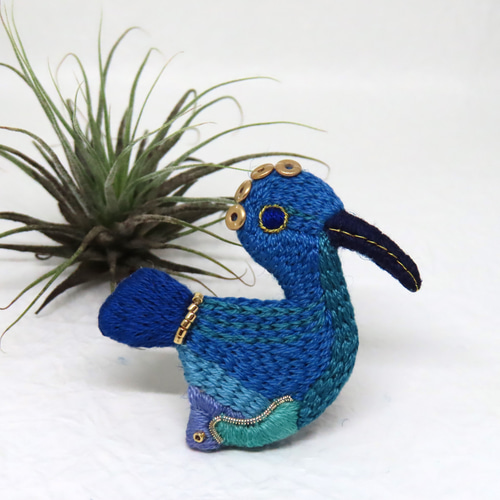 オオルリ】ビーズ刺繍ブローチバッグチャーム ブローチ pega