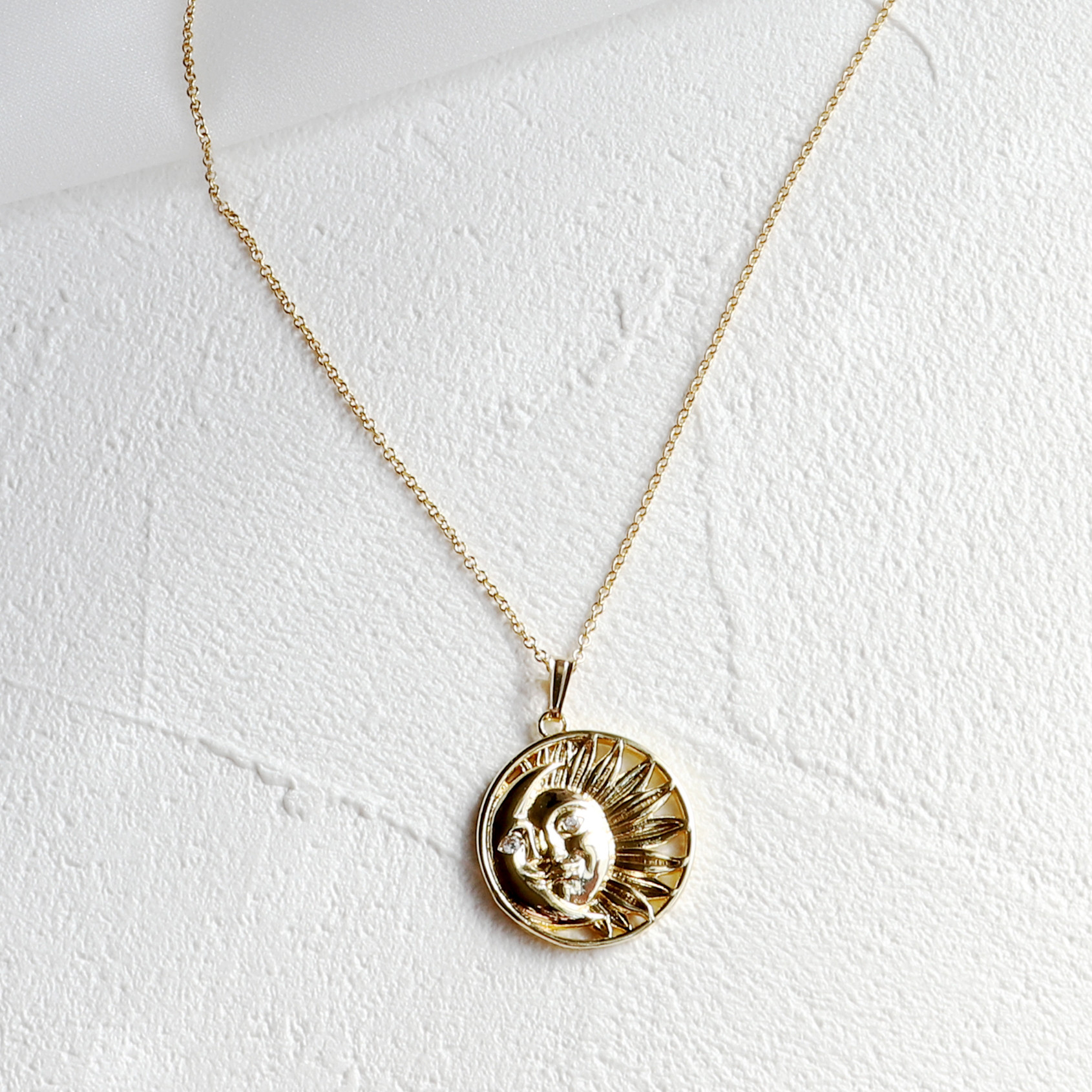 買い誠実超珍しい‼️蝶々ゴールドコイン。ケース付き‼️