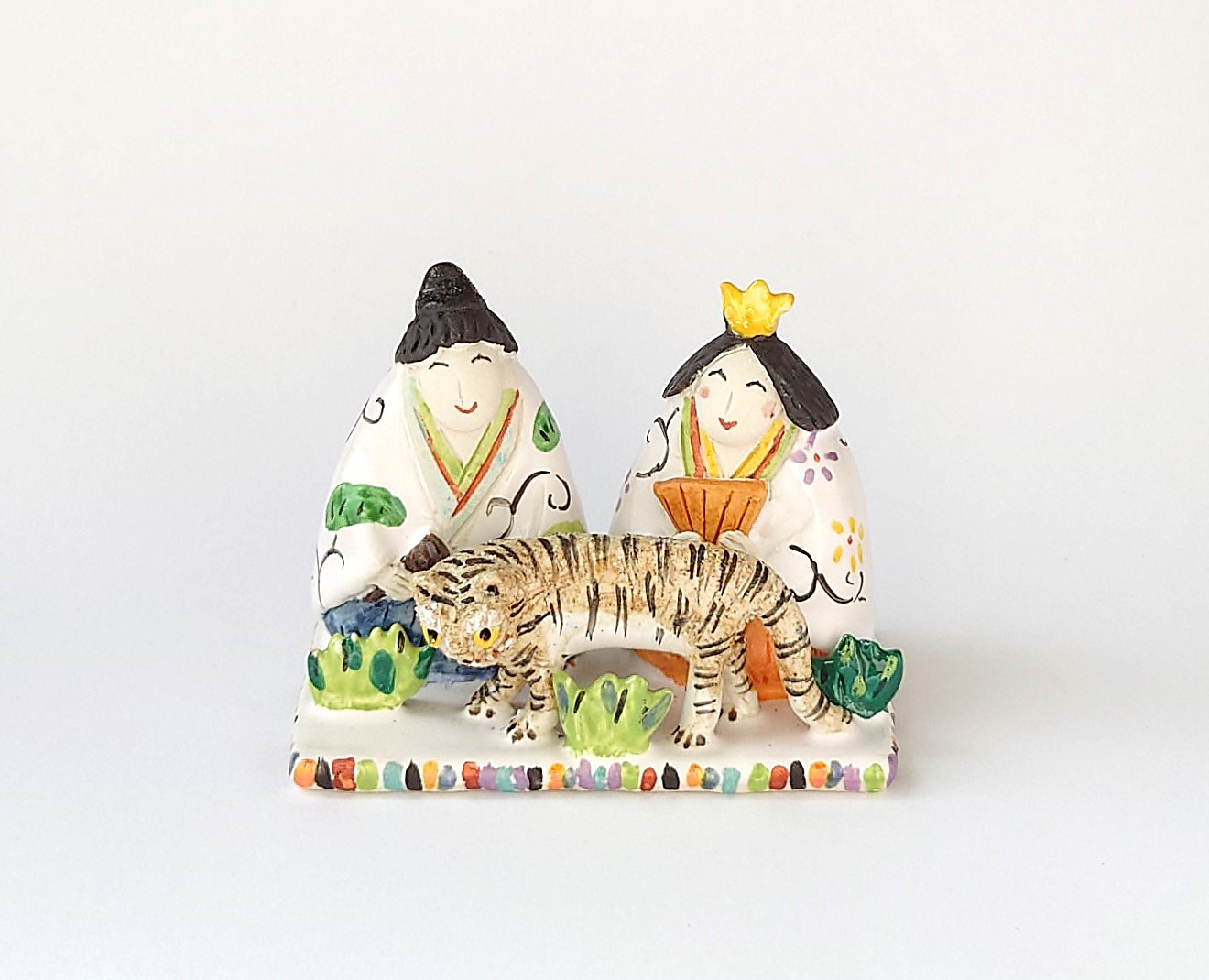 干支とお雛様のコラボです♪　　ミニ干支(サル）お雛様　置物　陶器