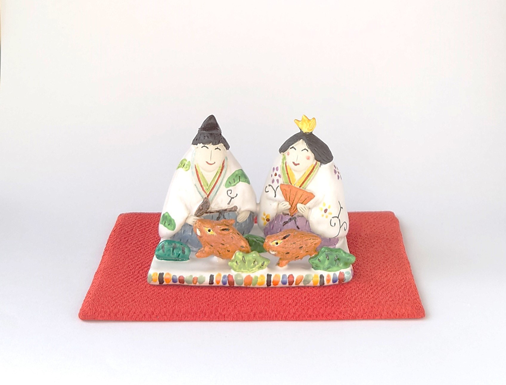 干支とお雛様のコラボです♪　　ミニ干支(イノシシ）お雛様  置物　陶器