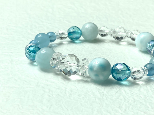 【全身透明、純淨的能量】Larimar Aqua Aura 海藍寶石熱帶海洋天然石手鍊 第2張的照片