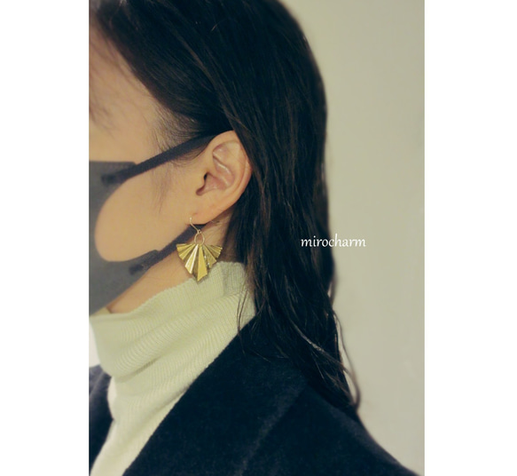 {14Kgf} トライアングルカットゴールドピアス＊Fan Brass Earrings＊ 6枚目の画像