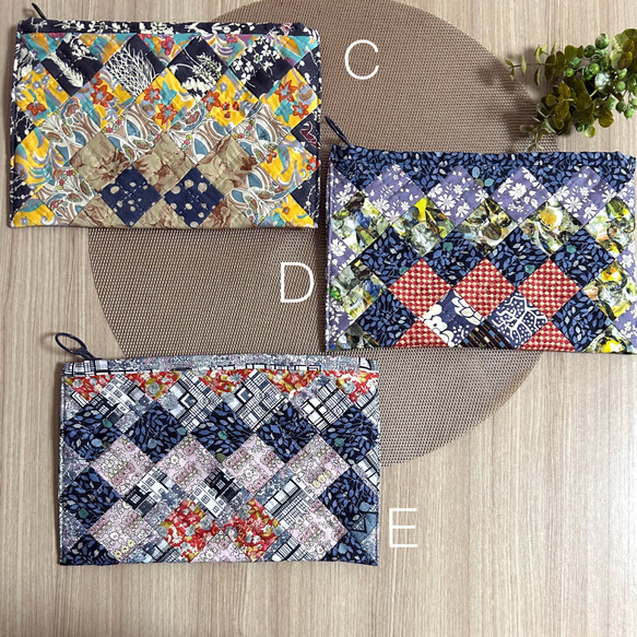 新色追加ஐ贈り物にも♡パッチワークキルトポーチ【Hyakumanen Bag】スクエアステッチ 3枚目の画像