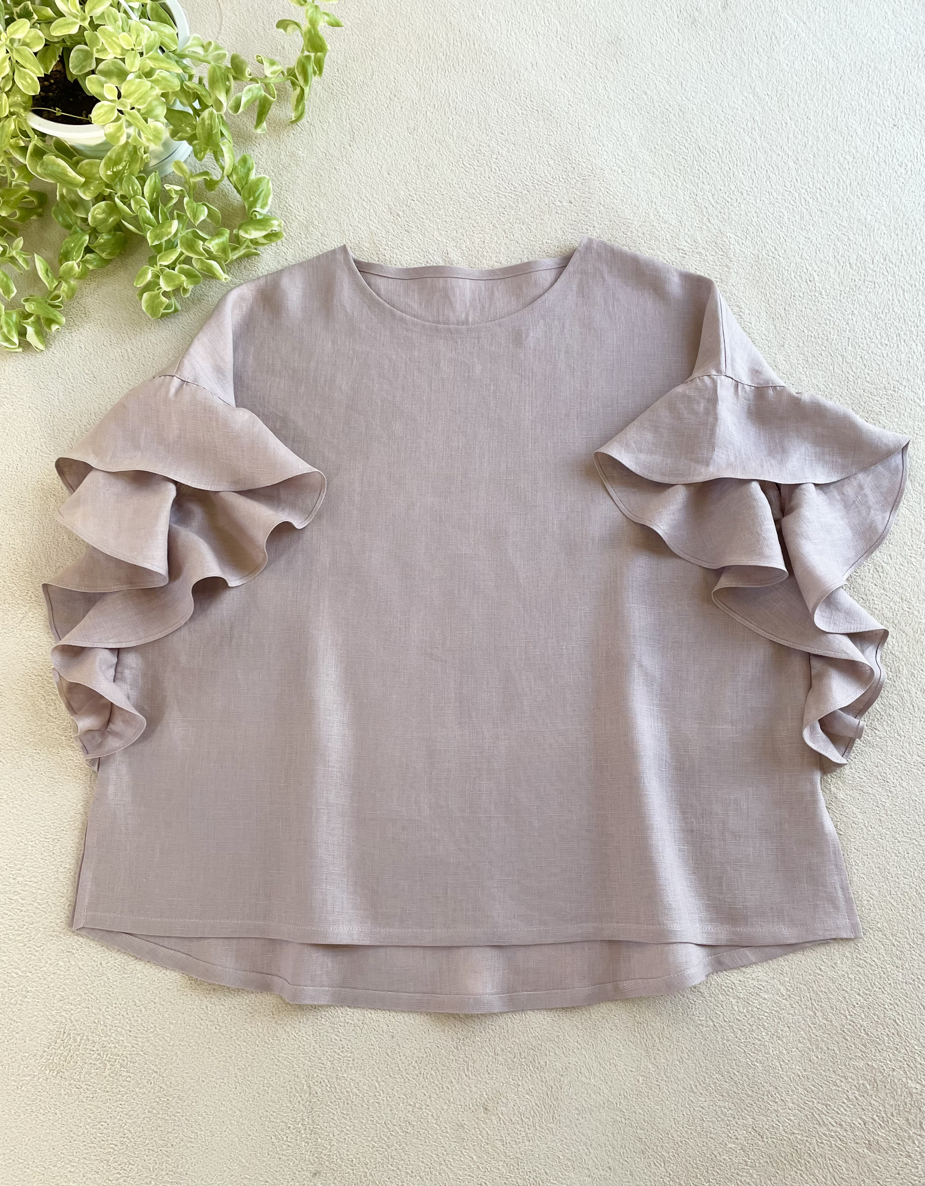 （再販5❣️）リネン新作♡ゆったりめなフリル袖のプルオーバー後ろ長め♪ネービーとスモークブルーと赤グレシュピンク