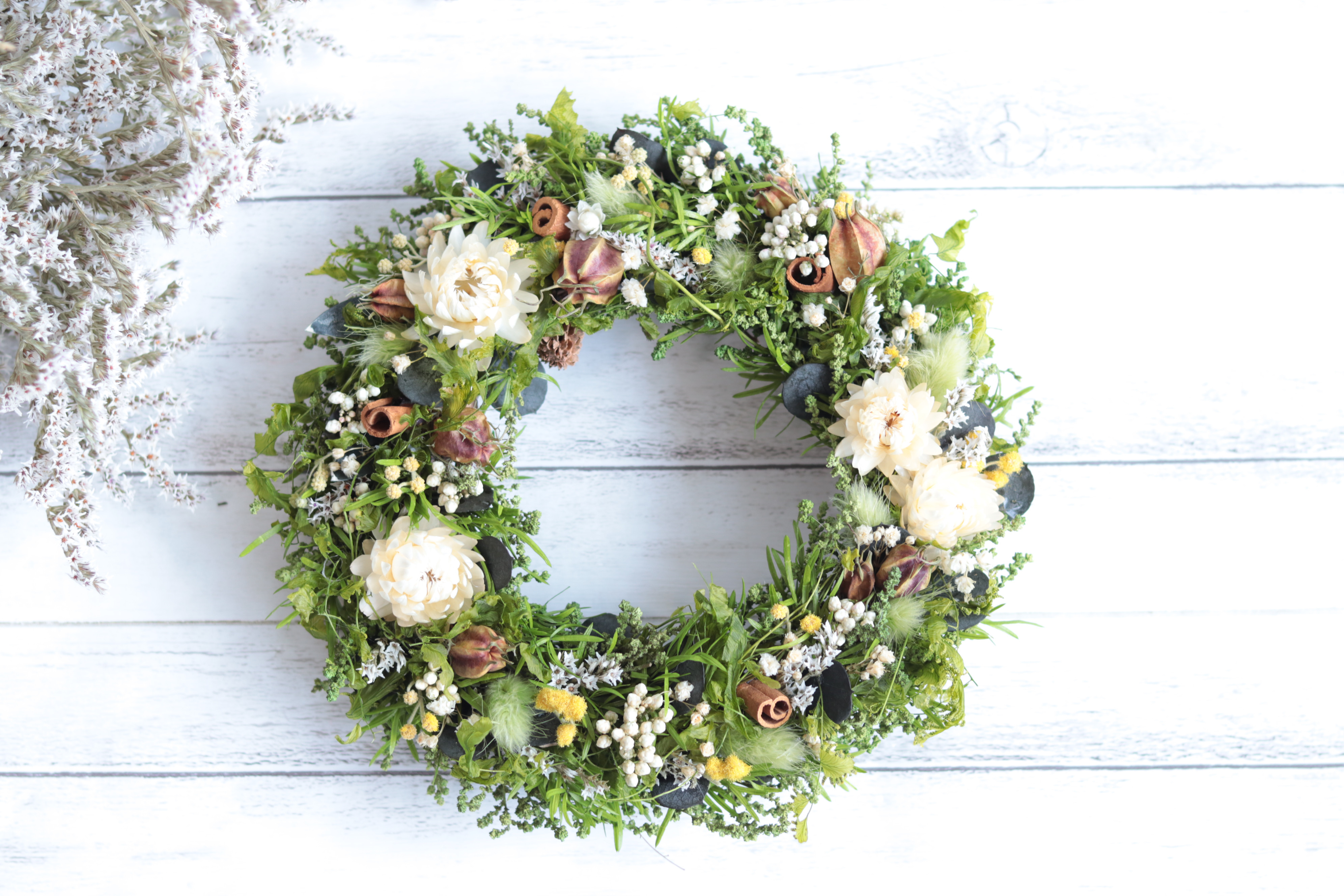 【受注製作】グリーンと野花のリース＊プリザーブドフラワー&ドライフラワー＊贈り物ギフトにも◎