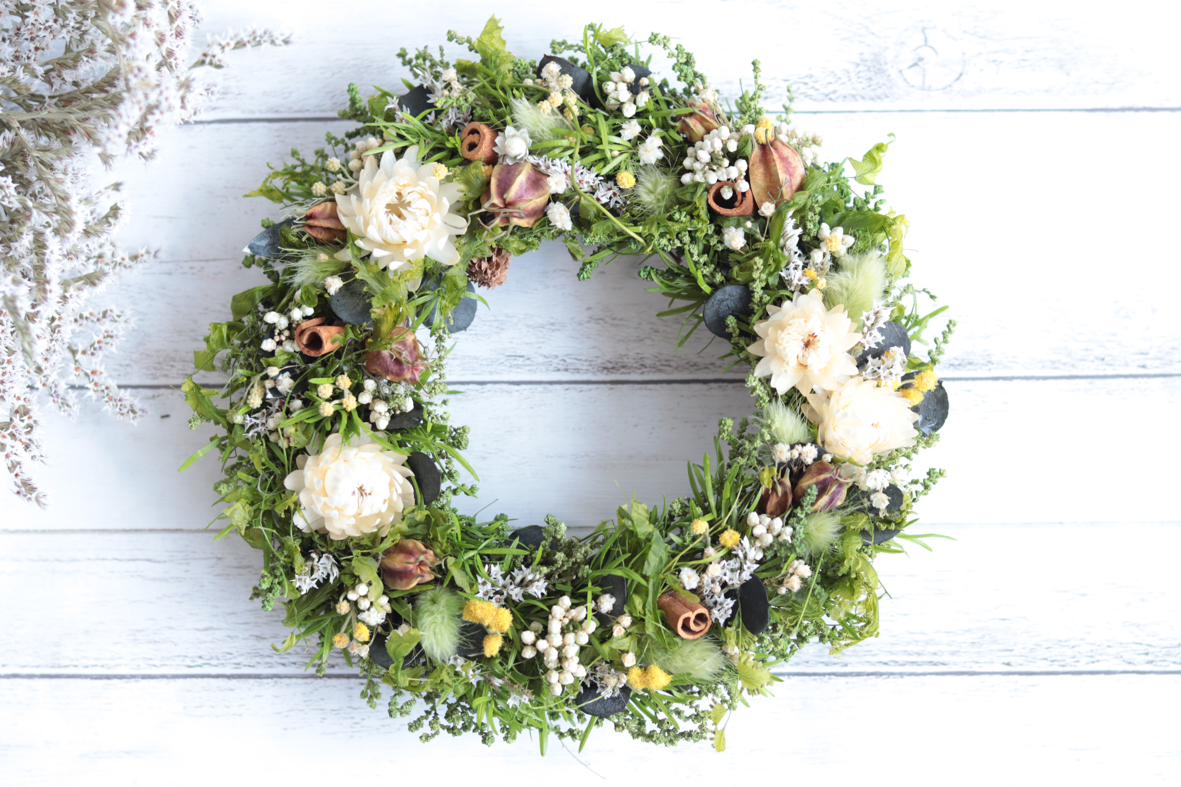 【受注製作】グリーンと野花のリース＊プリザーブドフラワー&ドライフラワー＊贈り物ギフトにも◎