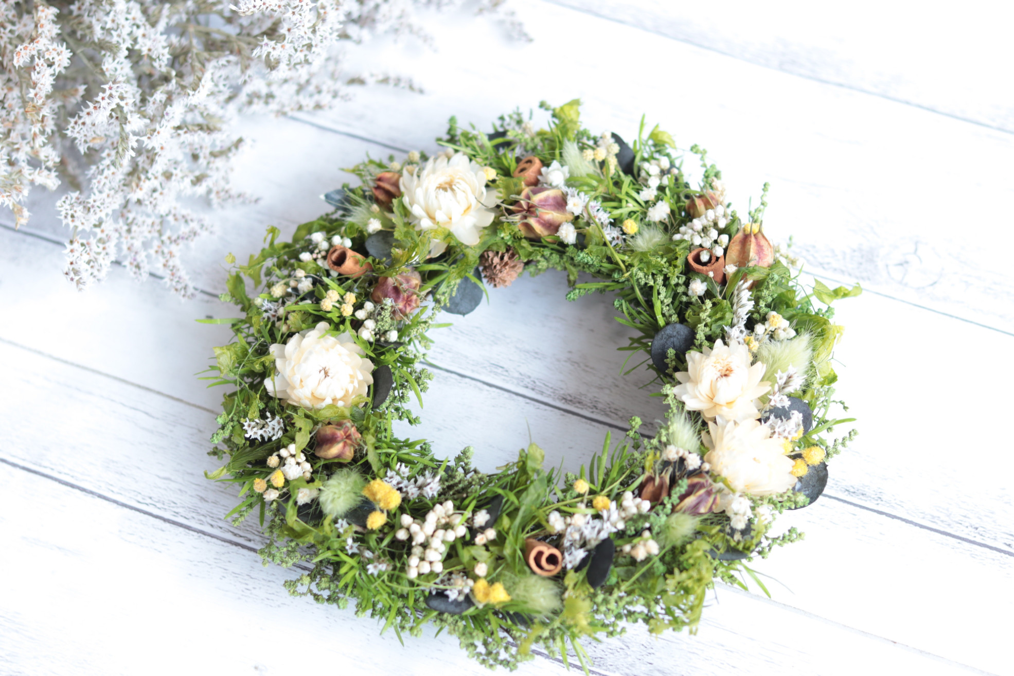 【受注製作】グリーンと野花のリース＊プリザーブドフラワー&ドライフラワー＊贈り物ギフトにも◎