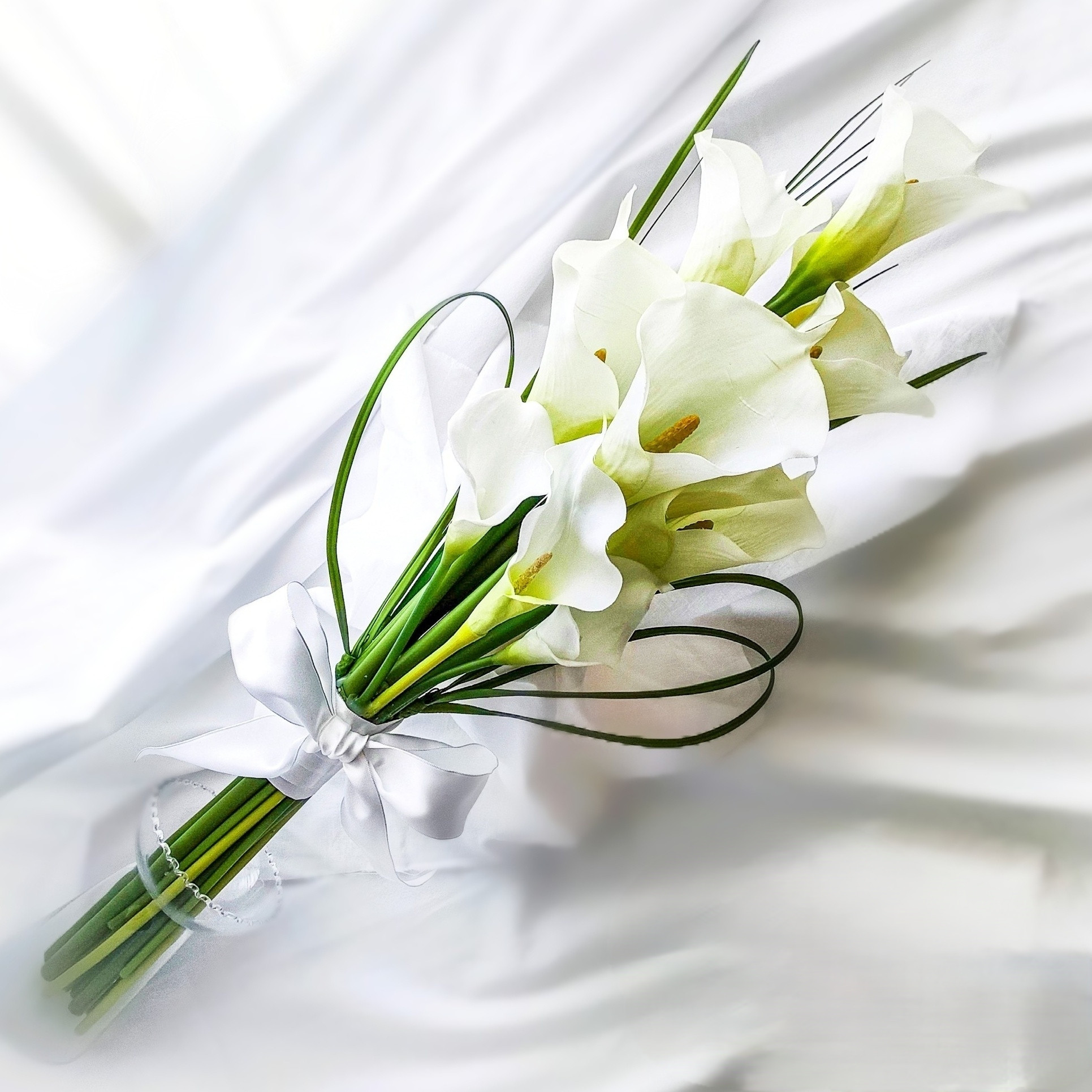 【生花に見える】カラーのウェディングブーケ  白 結婚式 トレンド 人気 ブーケ 春夏秋冬   造花ブーケ