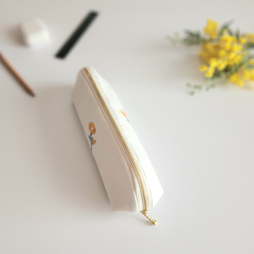 黄色いお花刺繍のパカッとロングポーチ/ペンケース/メガネケース