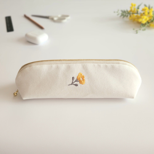黄色いお花刺繍のパカッとロングポーチ/ペンケース/メガネケース