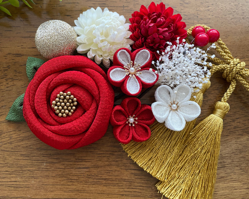つまみ細工 ふっくら大ぶり椿 髪飾り 成人式 和装❁︎飾り紐の色変更