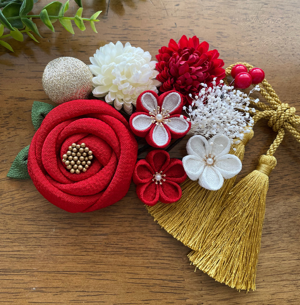 つまみ細工　髪飾り　椿 椿】クリップ付き髪飾り ☆ つまみ細工 浴衣、卒業式や成人式にも