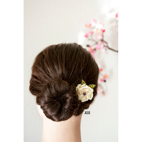 マザーオブパールの白い薔薇のかんざし U字 ヘアアクセサリー マザーオブパールの白い薔薇のかんざし U字 ヘアアクセサリー