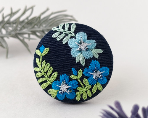 ★新作★ ハンドメイド　刺繍ブローチ　フラワーシャワー ☆新作☆ ハンドメイド 刺繍ブローチ フラワーシャワー 効か