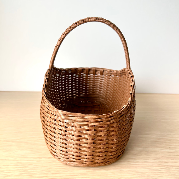 ウェーブのワンハンドルかごMサイズ（くるみ）収納かご　かご　小物入れ　コーヒーセット　ドライフラワー　結婚式 7枚目の画像