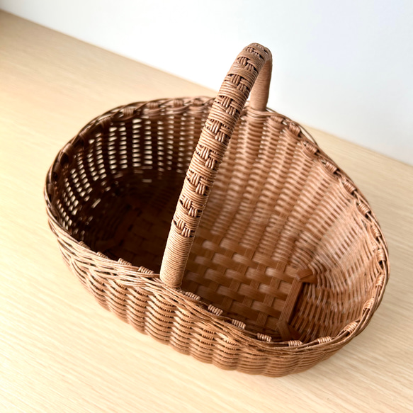 ウェーブのワンハンドルかごMサイズ（くるみ）収納かご　かご　小物入れ　コーヒーセット　ドライフラワー　結婚式 6枚目の画像