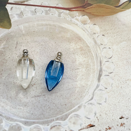 数量限定 透き通るブルー（クリスタル）のアロマペンダント