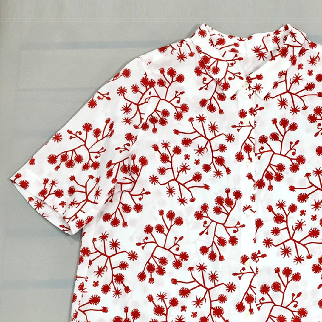 シルクのような綿100%サテン　草花模様の半袖シャツ/ コセンダングサ　選べる【受注製作】草花模様　ボタニカル