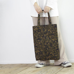 通勤通学・習い事の際に使いたい◎イタリア製のダークなトートバッグ 4枚目の画像