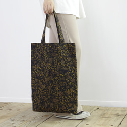 通勤通学・習い事の際に使いたい◎イタリア製のダークなトートバッグ 7枚目の画像