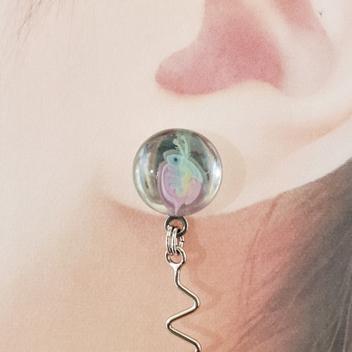 再販】『ぷちミジンコ カボションピアス』 ガラス ピアス チタン