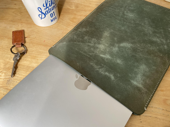 MacBook Pro14、15、16インチ用ケース　ヌメ革dark brown＆darkgreen&ブルー 12枚目の画像