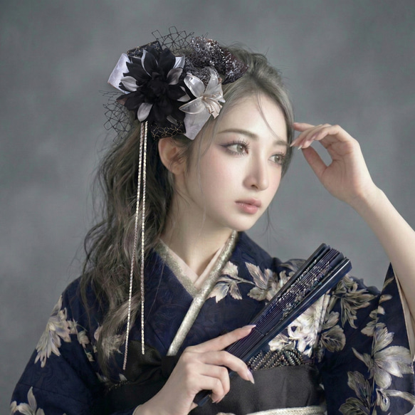 和装髪飾り　シルバー色成人式和装髪飾り卒業式袴着物振袖結婚式 シルバーマムの上品髪飾り 結婚式 成人式 花嫁 和装 振袖 卒業式 白